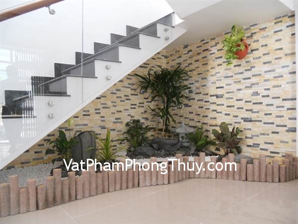 Bố trí tiểu cảnh dưới gầm cầu thang hợp phong thủy