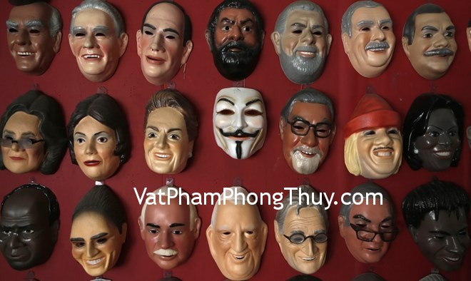 Treo mặt nạ trong nhà liệu có tốt ?