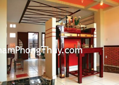 Lắp trần giả để hóa giải bàn thờ bị xà nhà đè