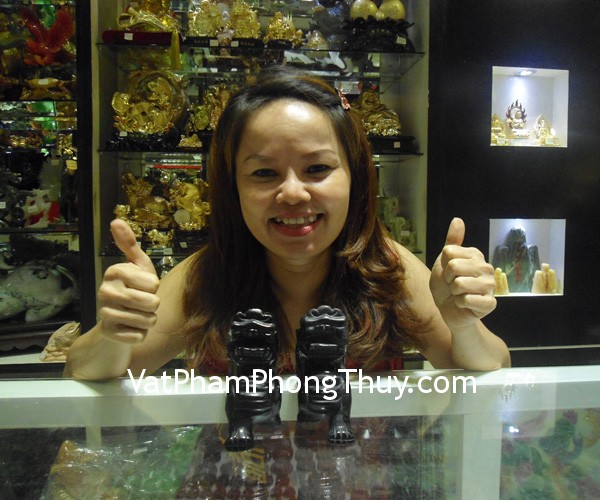 Chị Ly - khách hàng mua Tỳ hưu thạch anh đen HM010