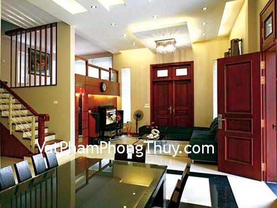 Cách hóa giải nhà ở có cầu thang hướng ra cửa chính