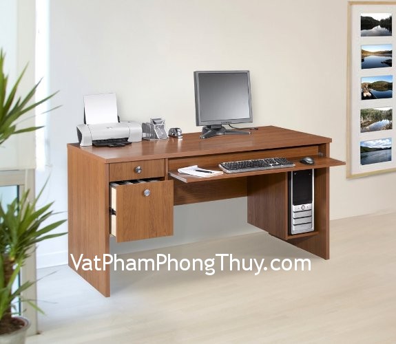 Tránh ngồi làm việc quay lưng ra cửa
