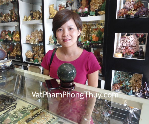 Chị Hoa - khách hàng mua quả cầu ngọc Đông linh HM158-6818
