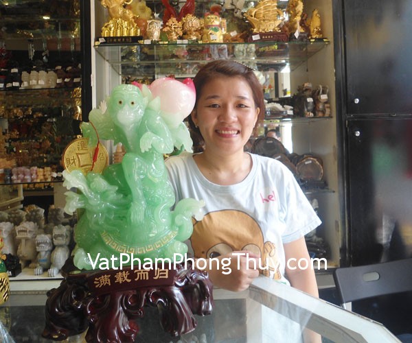 Chị Ngân Anh - khách hàng mua tượng khỉ đào tiên K002M