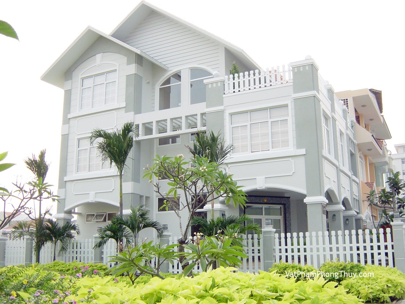 Lưu ý phong thủy đối với cửa chính và cửa phụ