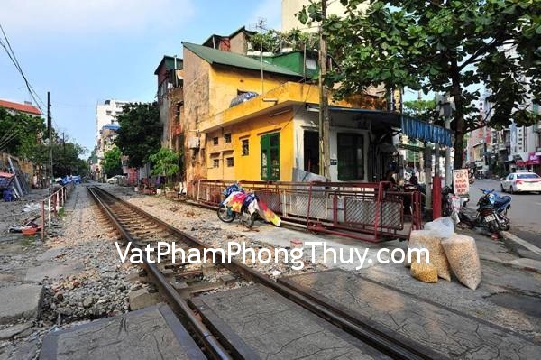 Nhà ở gần các công trình công công gây xung khí không tốt