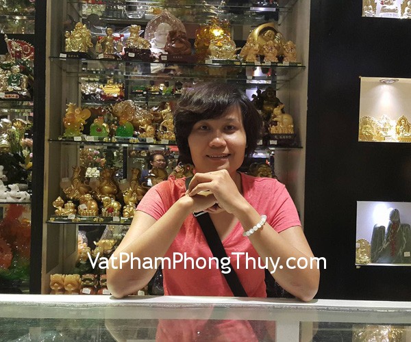 Chị Oanh - khách hàng mua chuỗi đá mặt trăng S5109-4197