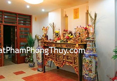 Cách bố trí bàn thờ để tài lộc vào như nước