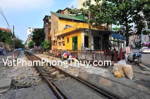 Khắc phục điểm không may cho nhà ở gần các công trình bất lợi