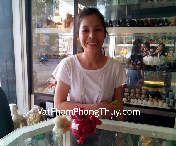 Chị Băng - khách hàng mua tỳ hưu tiêu ngọc HM021 và thiềm thừ cẩm thạch CTT-S