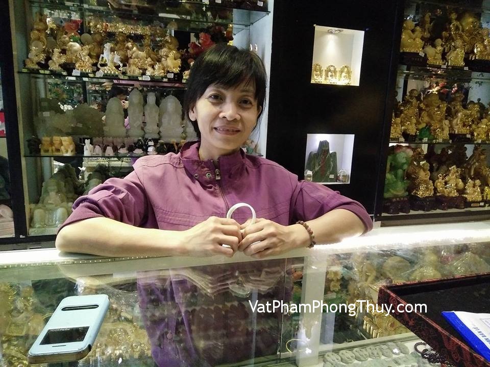 Chị Thuyên - khách hàng mua vòng ngọc Phỉ Thúy VM102-S3-9500
