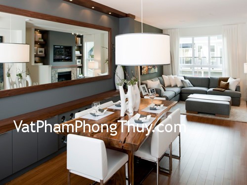 Phòng ăn kiêng đặt đối diện cửa ra vào