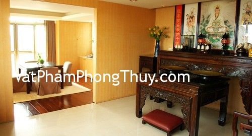 Bàn thờ phạm đại kị khiến gia chủ làm ăn ngóc đầu không lên nổi
