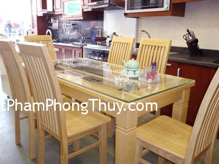 Khi bố trí bàn ăn không nên bỏ qua những đại kỵ này