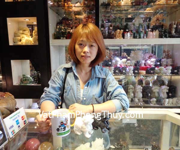 Chị Chi - khách hàng mua Tỳ hưu Bắc kinh đen chuẩn BKD-S, Tỳ hưu Bắc kinh trắng chuẩn BKT-S