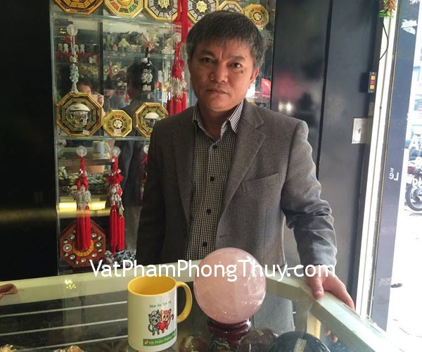 Chú Đông- khách hàng mua quả cầu thạch anh hồng M181-S2-8928