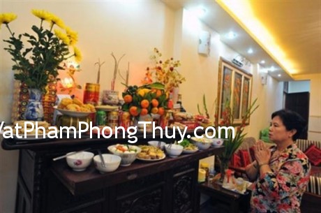 Nên lau dọn bàn thờ sau lễ cúng ông Công ông Táo để không bị động tài