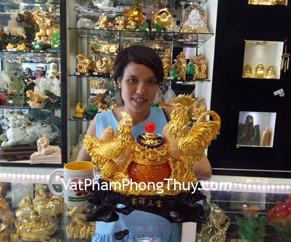 Chị Thảo - khách hàng mua tượng gia đình gà trên hũ vàng G003A, chuỗi thạch anh tím S6361-1530 và mặt quan âm hắc ngà S6078