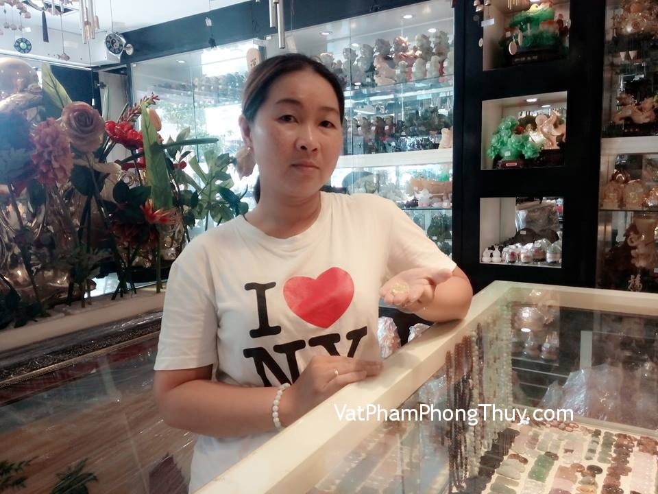 Chị Khánh - khách hàng mua mặt Tỳ Hưu thạch anh vàng vảy rồng S764