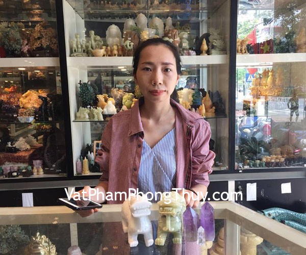 Cô Phượng - khách hàng mua tỳ hưu đồng đứng D211