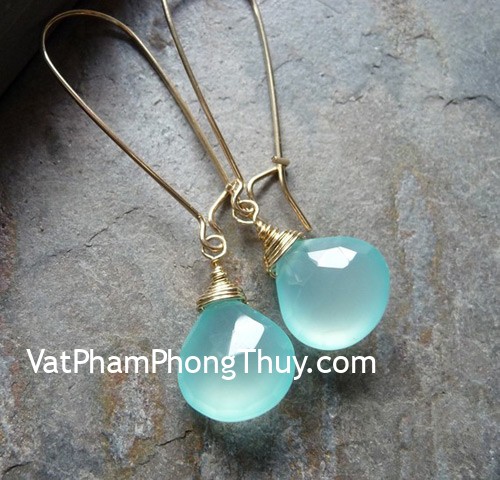 Chọn mua vật phẩm trang sức bằng đá quý cho người mệnh Thủy