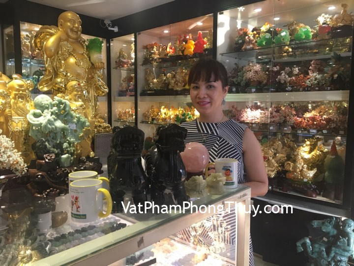 Chị Nguyên - khách hàng mua Thiềm Thừ Tây Tạng chuẩn CTT-S , Tỳ Hưu Bắc Kinh đen khủng BKD-L và quả cầu thạch anh hồng M181-S5-7663, xâu tiền hoa mai 5 cánh liền CC1139