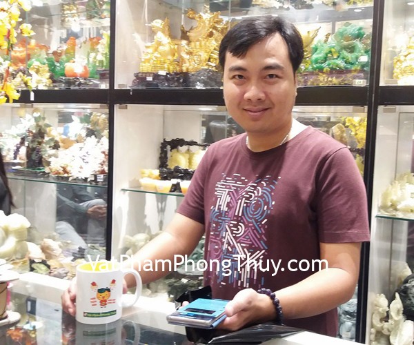 Anh Phúc - khách hàng mua chuỗi phỉ thúy xanh đậm S6674 và chuỗi thạch anh tím đậm S6651