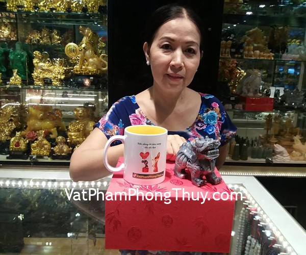 Cô Thêm - Khách hàng mua Tỳ hưu bắc kinh đen chuẩn BKD-S