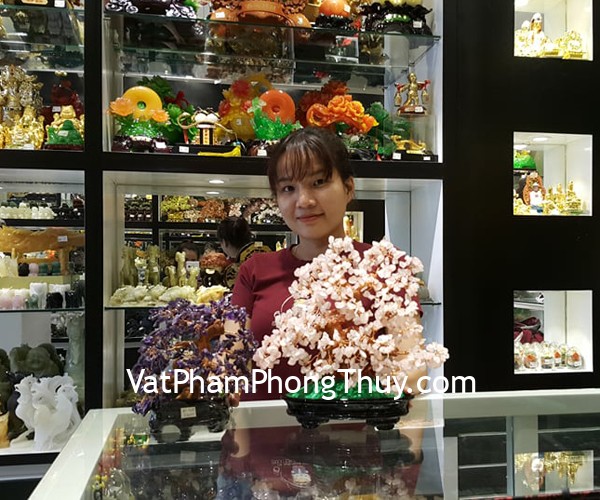 Chị Tiên - khách hàng mua cây tài lộc thạch anh hồng KC041 và chuỗi hạt lựu đỏ S6381-882