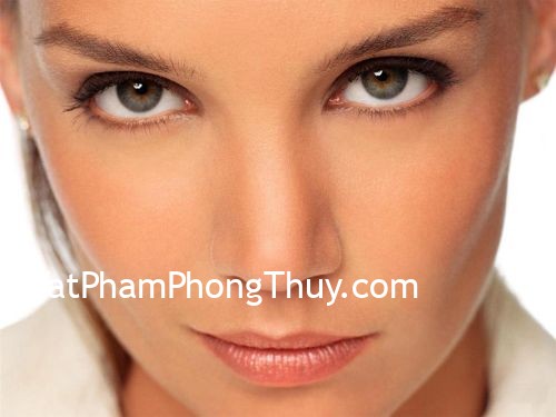 Xem tính cách và vận mệnh của người tướng mũi vẹo
