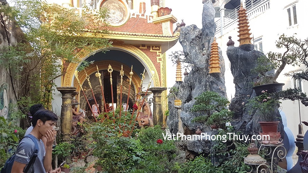 Chủ nhân của ngôi nhà thiết kế nhiều đồ phong thủy nhưng không phải thầy phong thủy?