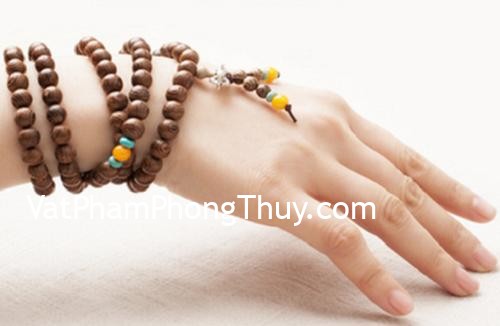 Đừng bao giờ đeo vòng ở cả hai tay