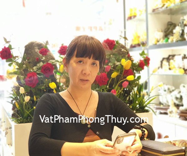 Chị Chi - khách hàng mua mặt phật phỉ thúy S6865 và chuỗi đeo tay tỳ hưu S6687