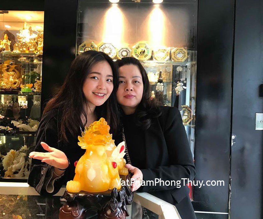 Chị Bảo Ngọc - Khách hàng mua Tỳ hưu lưu ly chiêu tài bích tà C041A