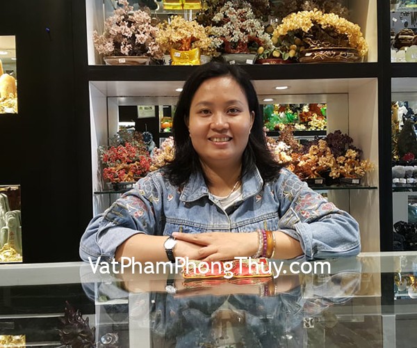 Chị Dương - khách hàng mua mặt ve ngọc phỉ thúy xanh S6875