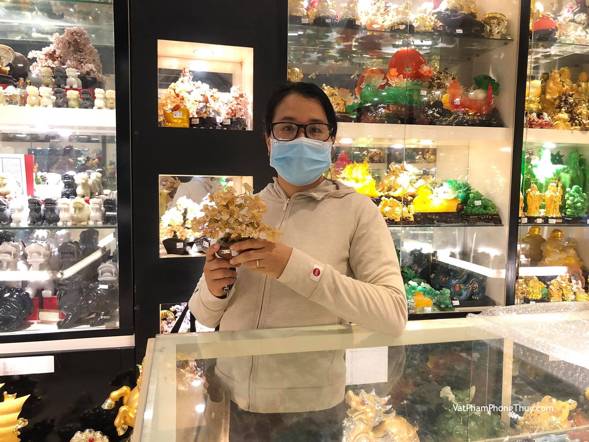 Chị Hằng -  Khách hàng mua Cây tài lộc gốc đẹp thạch anh vàng KC088 và Hồ lô ngũ hành GM101.